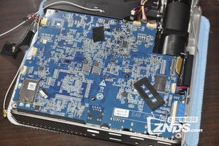 极米Z4极光拆机 揭秘产品内部的真实工艺与电脑线材设计